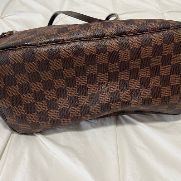 Louis Vuitton Neverfull MM - Picture 7 of 11